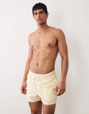 Kurze, gestreifte Seersucker-Badeshorts in Gelb Gelb XS