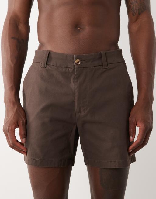 ASOS DESIGN – Kurze Skinny-Fit-Chino-Shorts in Braun, 4 von 5