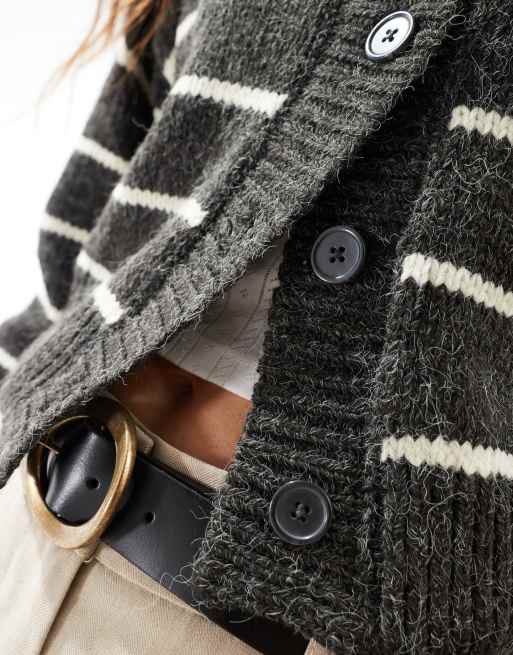 ASOS DESIGN – Kurze Strickjacke in gestreiftem Anthrazit mit