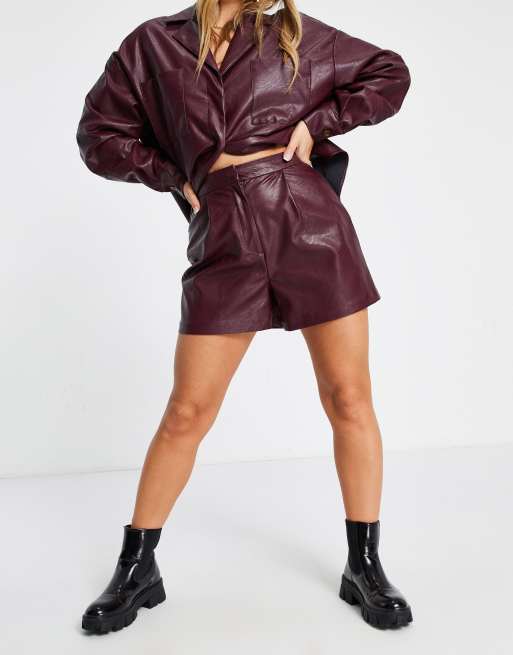 ASOS DESIGN – kurzer Anzug aus Kunstleder in Weinrot, 3 von 4