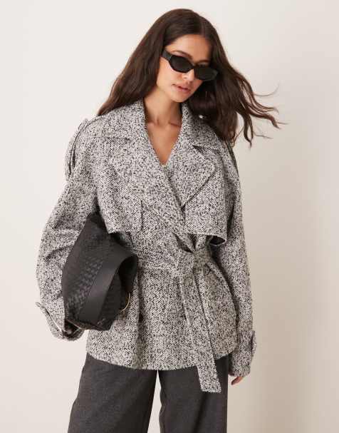 ASOS DESIGN – Kurzer, eleganter, angerauter Trenchcoat in strukturiertem Grau mit Bindegürtel - view 1