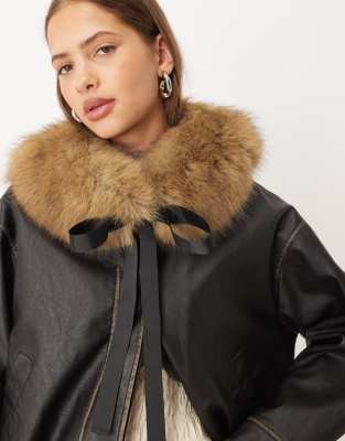 ASOS DESIGN - Kurzer Kragen aus Kunstpelz in Natur-Neutral