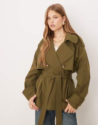 ASOS DESIGN - Kurzer Oversize-Trenchcoat in Olivgrün mit Gürtel