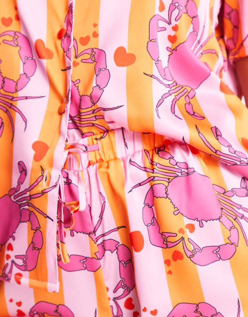 ASOS DESIGN – Kurzer Pyjama aus Satin in rosa & orange gestreift und mit Krabben-Print, 2 von 4