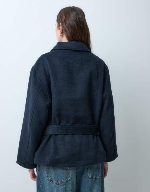 ASOS DESIGN – Kurzer Trenchcoat in Marineblau mit Wollanteil und tief sitzendem Gürtel, 3 von 5