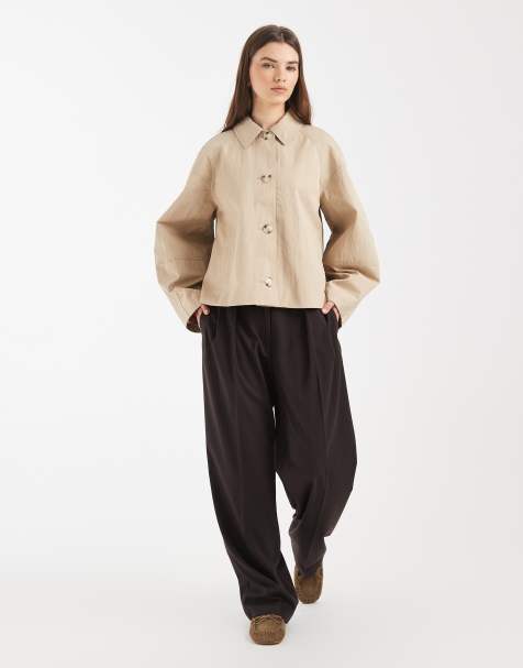 ASOS DESIGN – Kurzer Trenchcoat in Steinbeige mit Faltendetail - view 1