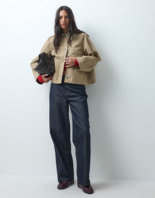 ASOS DESIGN kurzer Trenchcoat mit Falten-Detail und Karofutter in Dunkelstein, 2 von 4