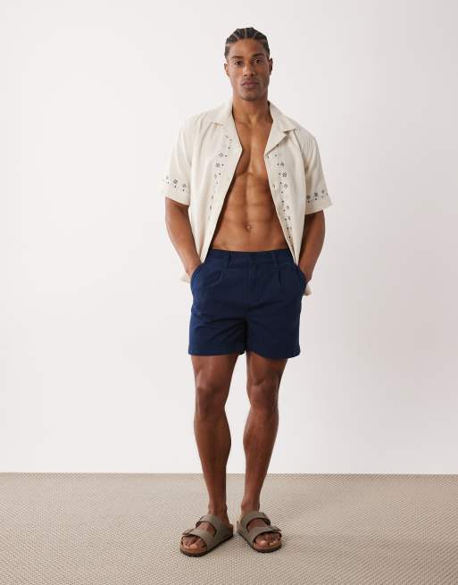 ASOS DESIGN – Kürzere Shorts in Marineblau mit Bundfalten, 2 von 5