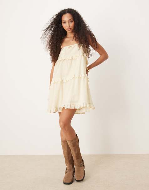 ASOS DESIGN – Kurzes Babydoll-Kleid aus Baumwolle in Ecru mit Besatz - view 1