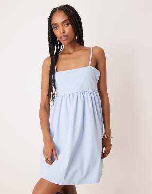 ASOS DESIGN - Kurzes Babydoll-Kleid in Blau mit Camisole-Trägern-Gelb