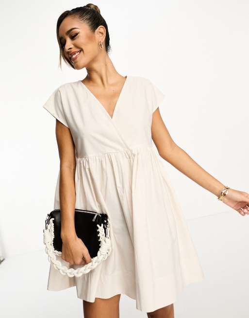 ASOS DESIGN – Kurzes Hängerkleid aus Baumwolle in Creme mit V-Ausschnitt