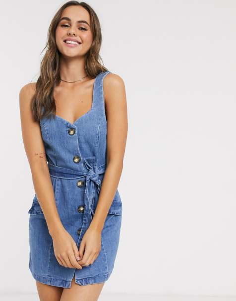 ASOS DESIGN – Kurzes Jeanshängerkleid mit Knöpfen in Blau