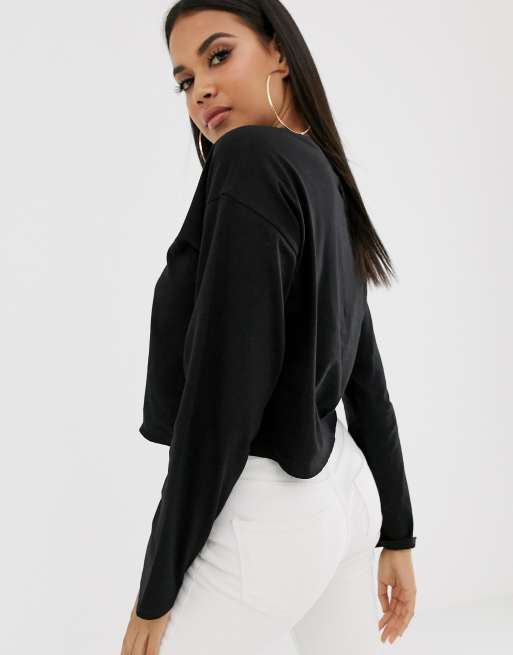 ASOS DESIGN – Kurzes, kastiges T-Shirt mit Overlock-Nähten in Schwarz, 2 von 4