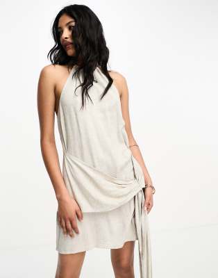 ASOS DESIGN - Kurzes Leinen-Sommerkleid mit Neckholder-Träger und großem Bindedetail in der Taille-Neutral