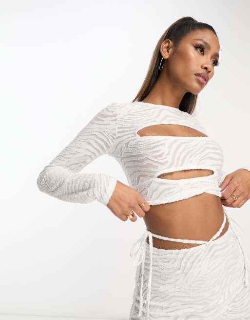 ASOS DESIGN – Kurzes Oberteil in Weiß mit Zierausschnitten und Ausbrennermuster, Kombiteil