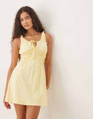ASOS DESIGN - Kurzes Prärie-Kleid in Gelb mit geraffter Brustpartie