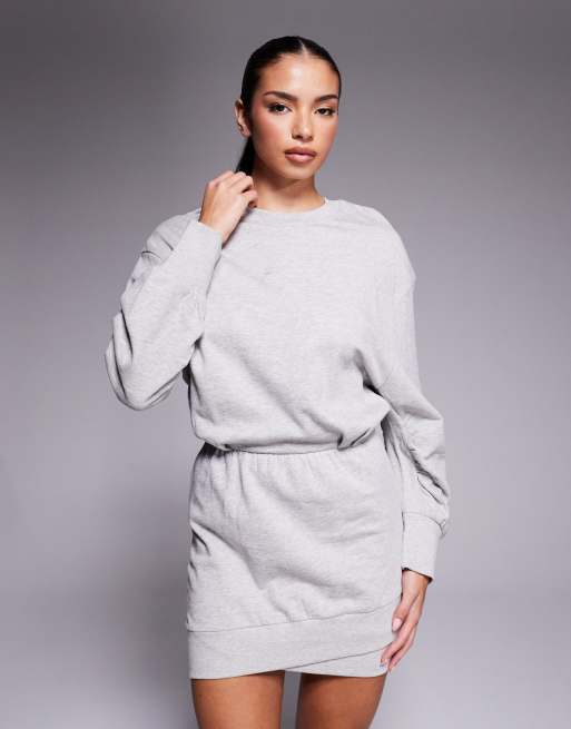 ASOS DESIGN – Kurzes Sweatkleid aus Baumwolle in Grau meliert mit Wickeloptik, 4 von 4