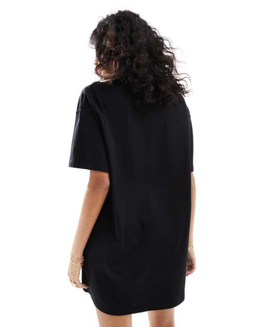 ASOS DESIGN Kurzes T Shirt Kleid in Schwarz Oversize Passform