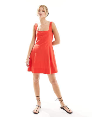 ASOS DESIGN - Kurzes Tennis-Sommerkleid in Rot mit Ziernaht