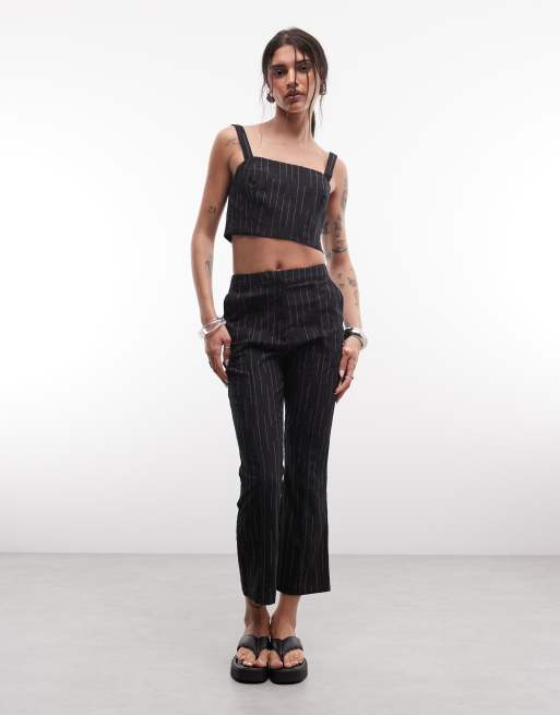 ASOS DESIGN – Kurzes Trägertop in Schwarz mit strukturierten Streifen, 2 von 4
