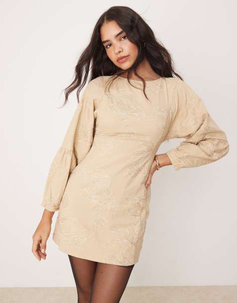 ASOS DESIGN – Kurzes Twill-Kleid in Steinbeige mit Stickerei - view 1