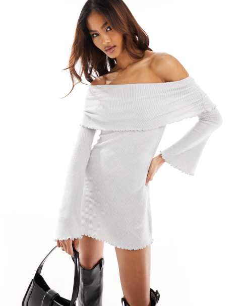 ASOS DESIGN – Kuscheliges schulterfreies Minikleid aus angerautem Rippstrick in Grau - view 1