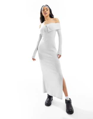 ASOS DESIGN - Kuscheliges Strick-Maxikleid in Grau mit umgeschlagenem Ausschnitt