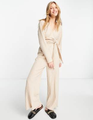 ASOS DESIGN - Kuschliger Jumpsuit aus angerautem Rippstrick in Steingrau-Neutral