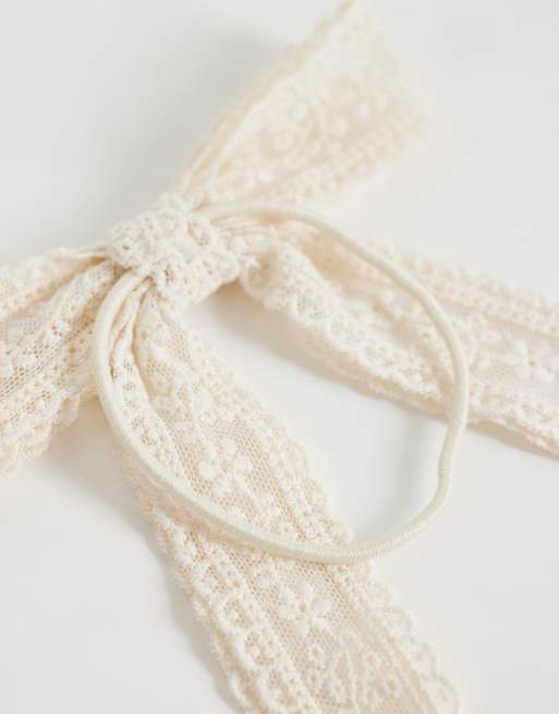 ASOS DESIGN lace hair bow in ivory, 3 of 3
