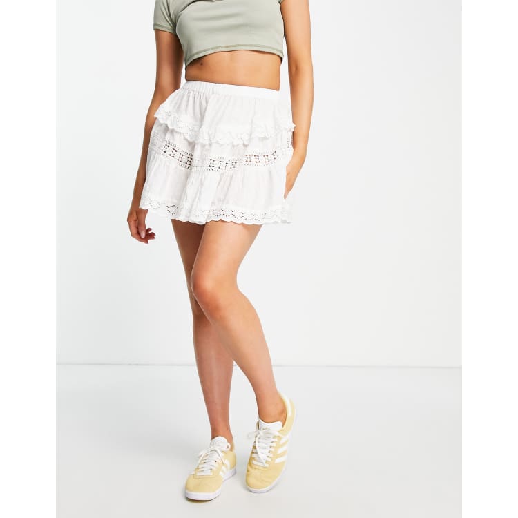 White layered outlet skirt