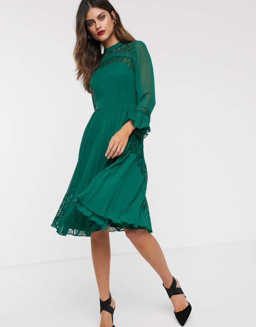 High Neck lace long Sleeve Midi Dress in Green