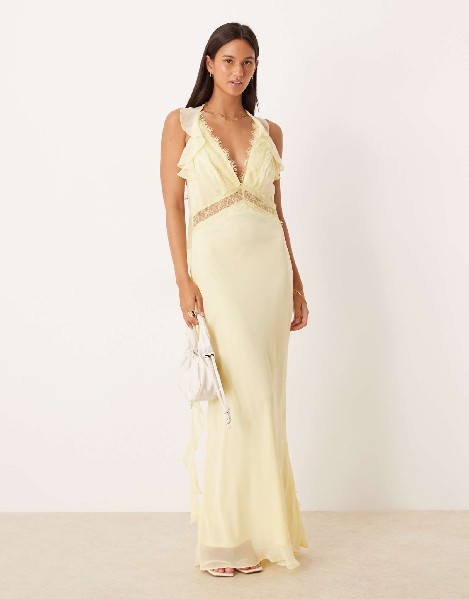 Шифоновое платье-комбинация миди с кружевными вставками от ASOS DESIGN лимонного цвета