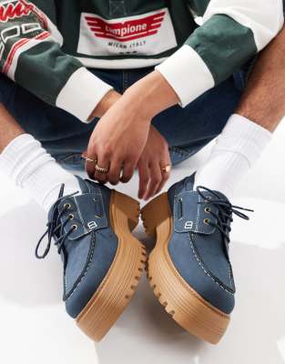 lace up boat shoes in navy with gum sole-Brown