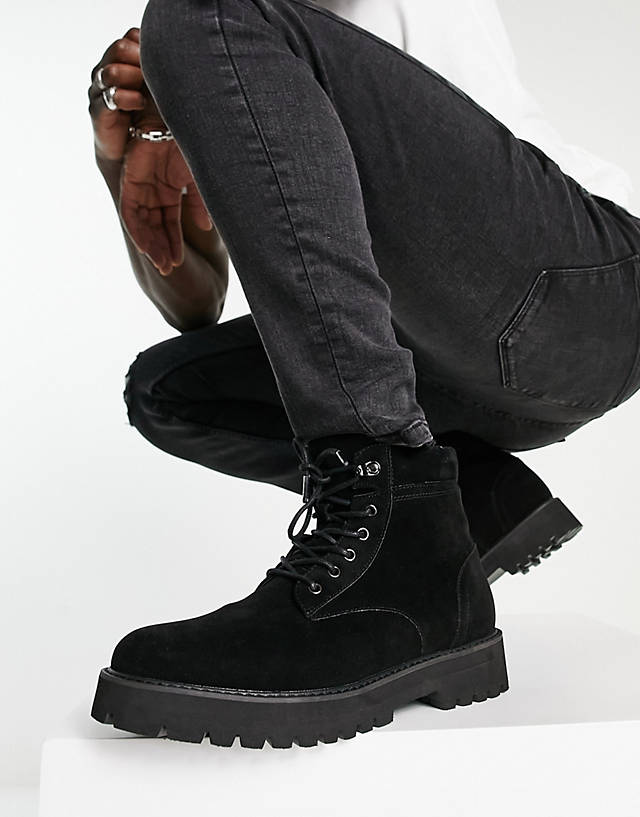 ASOS DESIGN - lace up boot in black faux suede with padded cuff detail