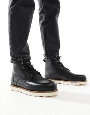  lace up boot  leather with contrast sole