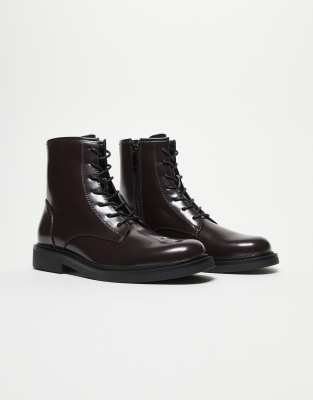  lace up boot in burgundy polido with inner zip