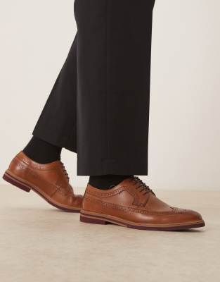 lace up brogue derby in tan leather-Brown