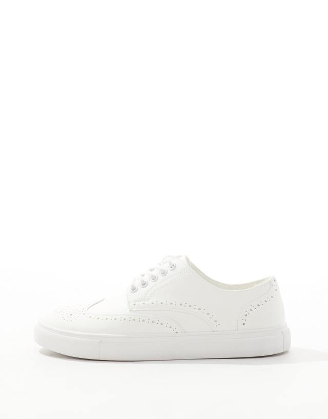 ASOS DESIGN - lace up brogue shoe in white faux suede with back tab