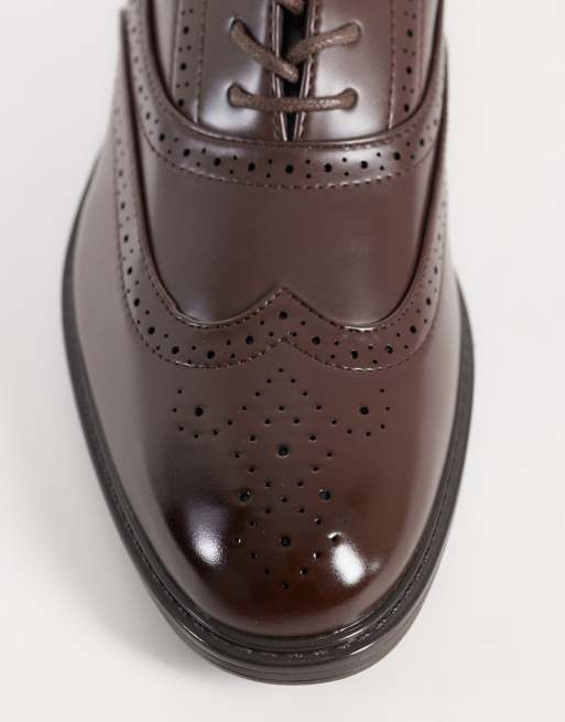 ASOS DESIGN lace up brogues in brown, 3 of 5