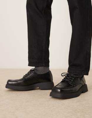 lace-up shoes in black with square toe