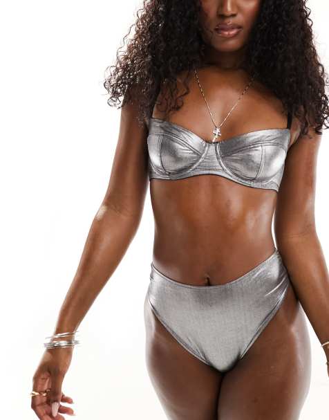 ASOS DESIGN - Lag-på-lag bandeau-BH i metallisk sølvfarve - view 1