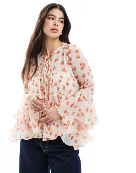 ASOS DESIGN - Lagdelt bluse med bindefront, flæsekanter på ærmerne og blomstermønster - view 1