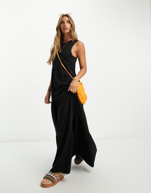 ASOS DESIGN - Lagdelt maxikjole uden ærmer i sort 