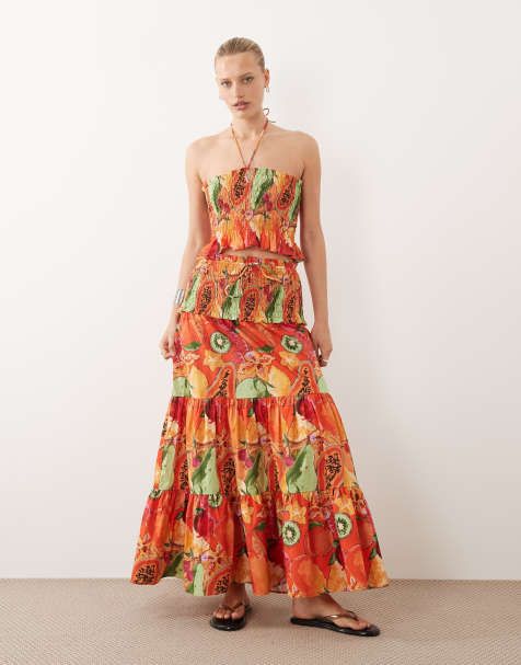 ASOS DESIGN - Lagdelt maxinederdel med smock-talje og frugtprint - Del af sæt - view 1
