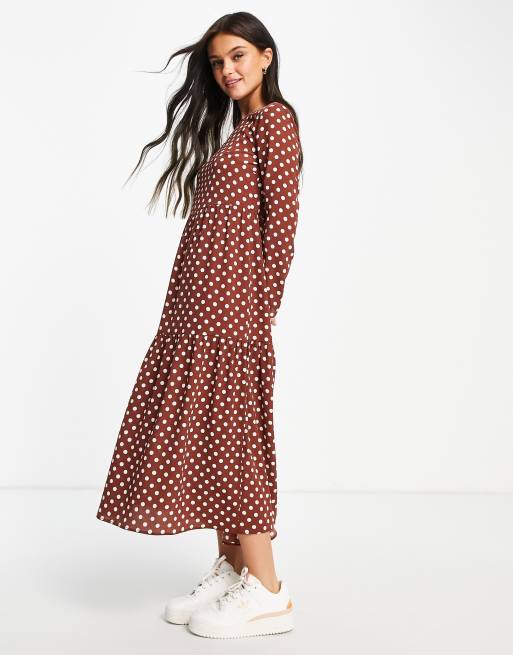 ASOS DESIGN - Lagdelt smock-midikjole med lange ærmer i beige og prikket, 2 af 4