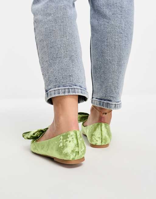 ASOS DESIGN – Lake – Gröna platta ballerinaskor med spetsig tå, rosett och bred passform, 2 av 4