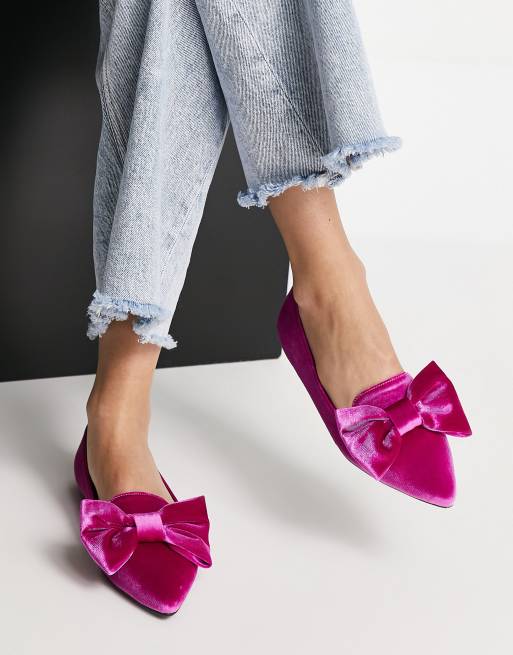 ASOS DESIGN – Lake – Spitze Ballerinas aus Samt in Rosa mit Zierschleife