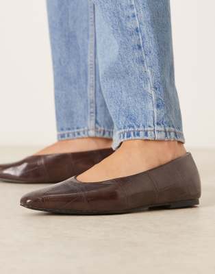 ASOS DESIGN - Lambert - Ballerinas in Kroko-Braun mit kantiger Spitze-Brown