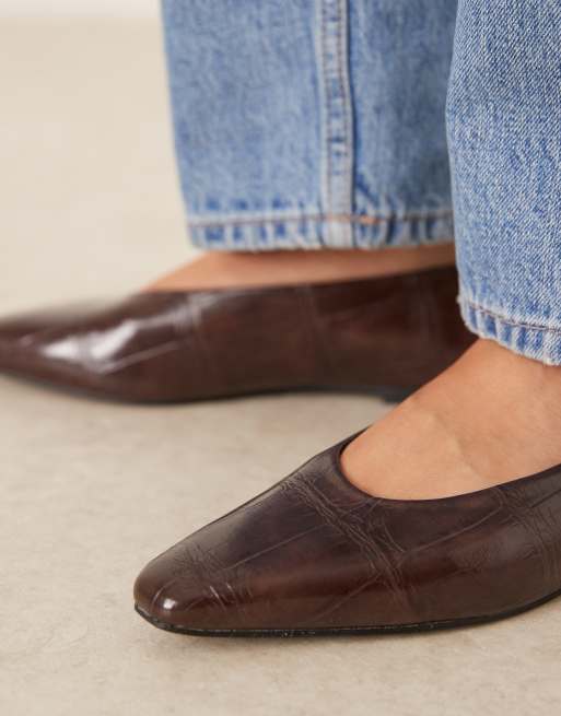 ASOS DESIGN - Lambert - Brune ballerinaer med kantet tå og krokodillelook, 3 af 4