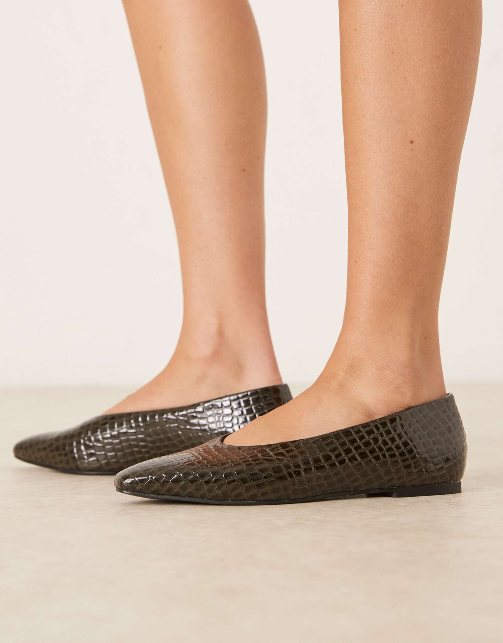 ДИЗАЙНЕРСКИЕ балетки Lambert с острым носком от ASOS из зеленого крокодила